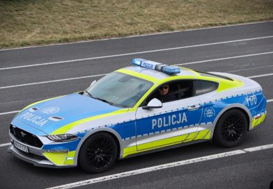 Ford Mustang w służbie Policji. Sportowy radiowóz już na drogach Radomia [FILM]