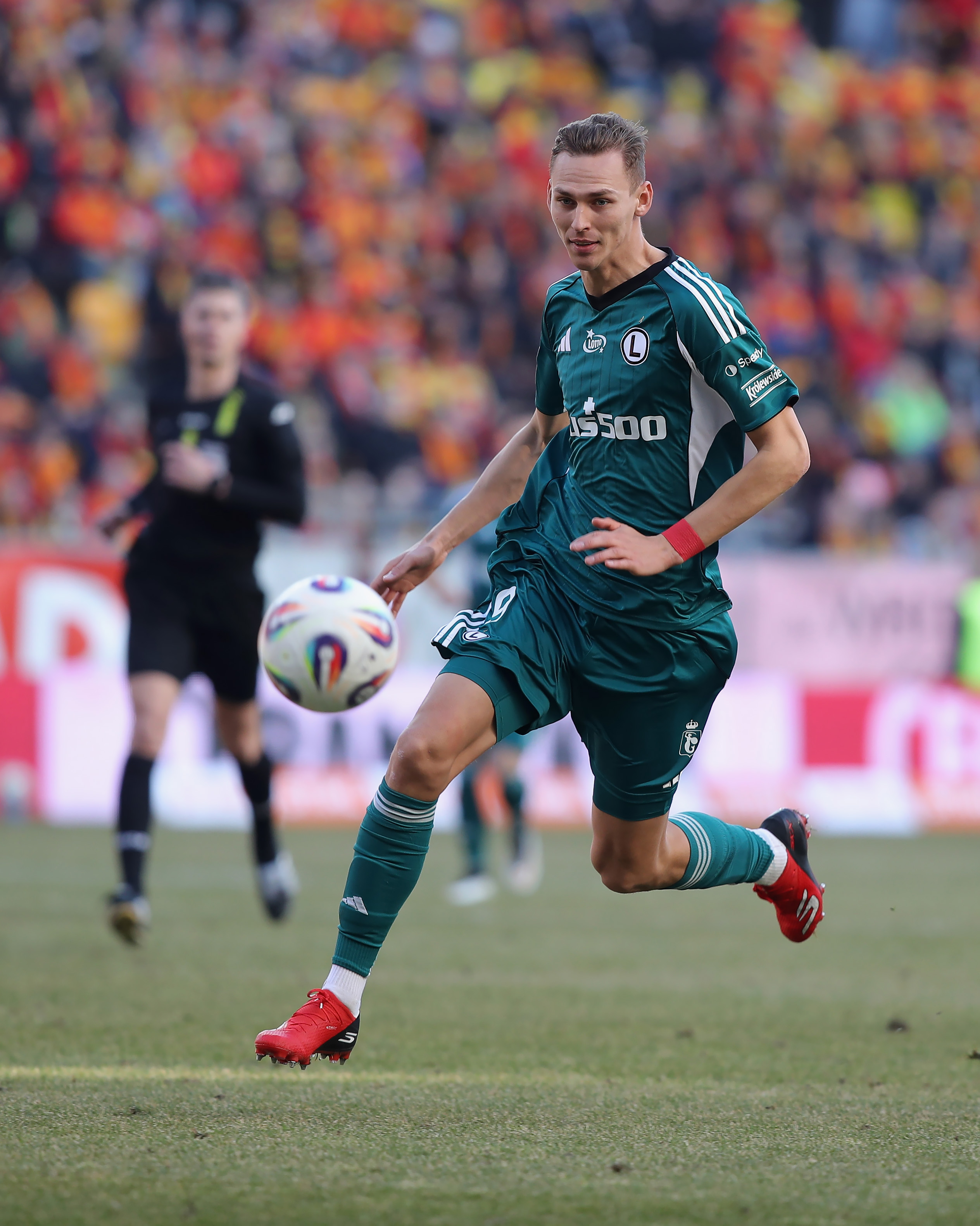 Legia wróciła z daleka, ale zwycięstwa zabrakło. Papszun: „Frustruje mnie ten remis [FILM]